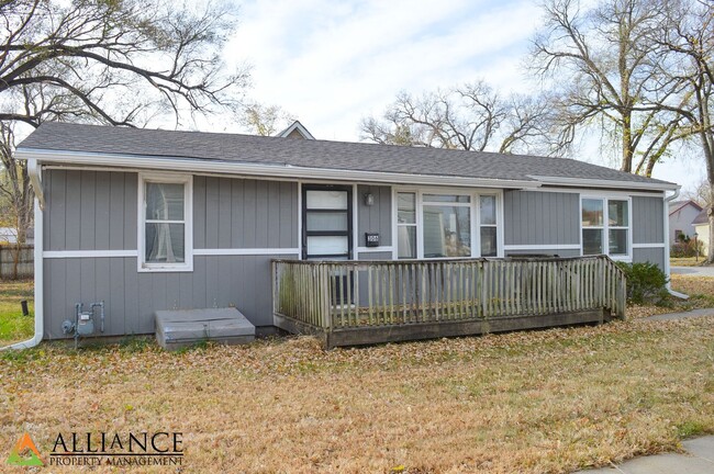 Quaint Rental in Wamego- NEWLY RENOVATED!! - Quaint Rental in Wamego- NEWLY RENOVATED!!