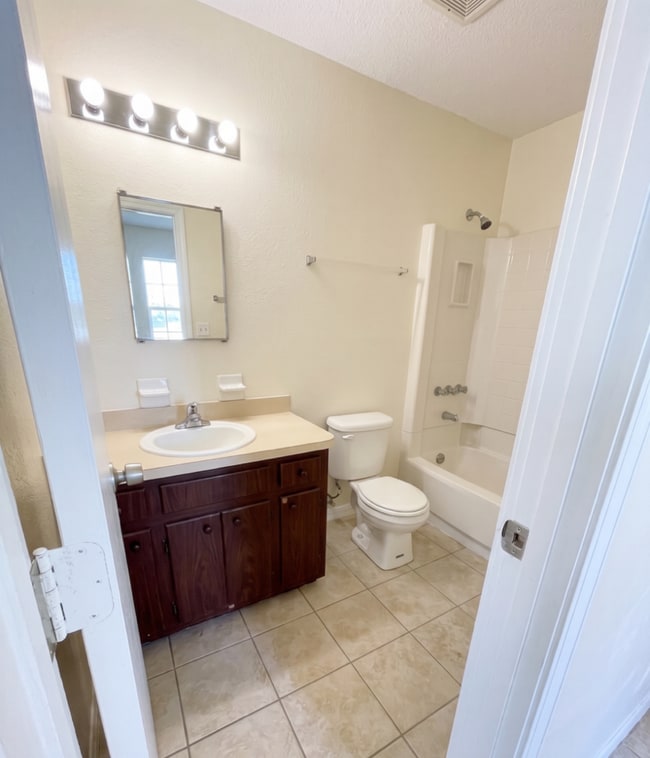 Photo - 547 S 61st Ave
