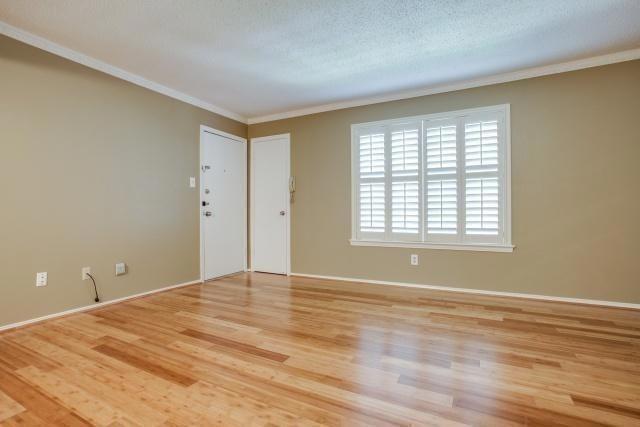 Photo - 5815 Sandhurst Ln Unit A