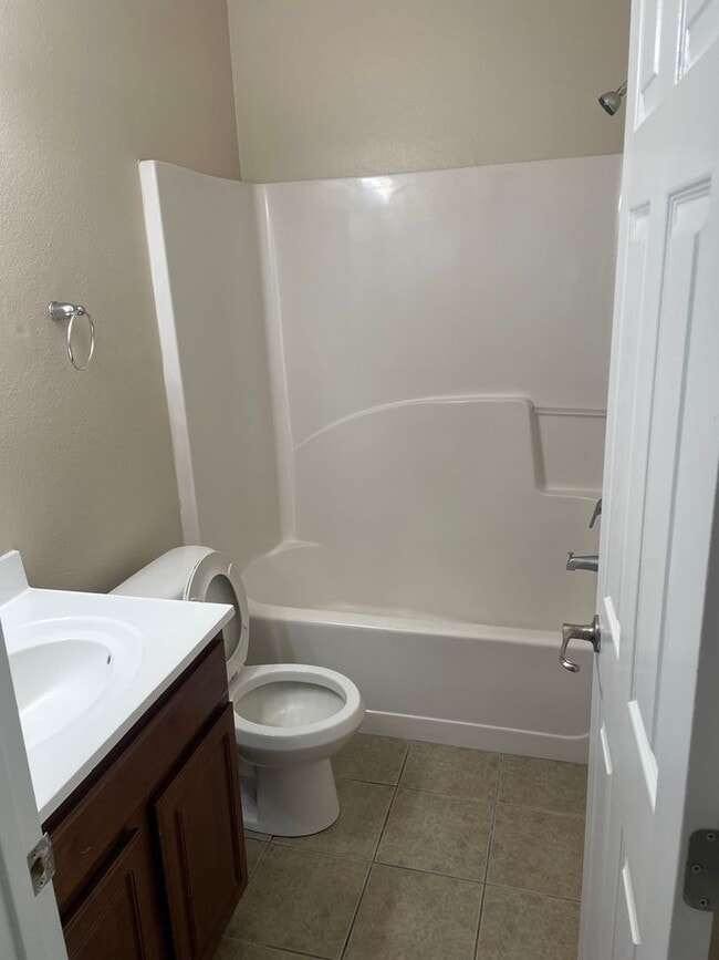 9327 Cedar Ct