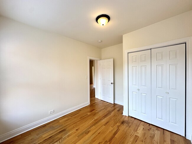 Photo - 736 W Cornelia Ave Unit 3E