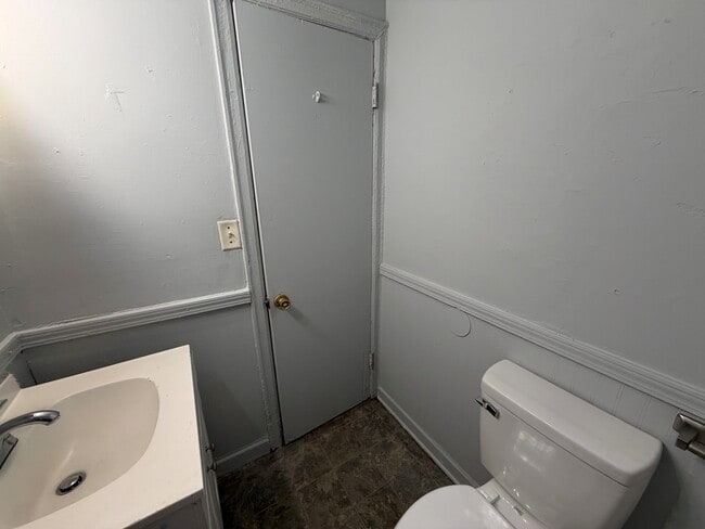 Photo - 1221 Williams-E