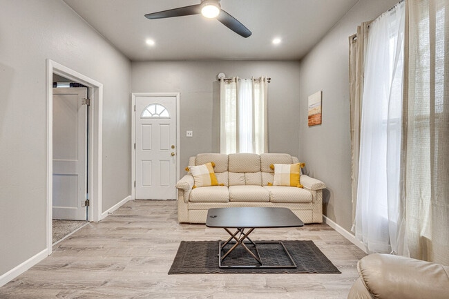 Photo - 744 E Cucharras St Unit ID1386204P