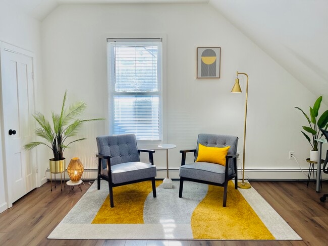 Living Room - 143 Oak St Unit 3