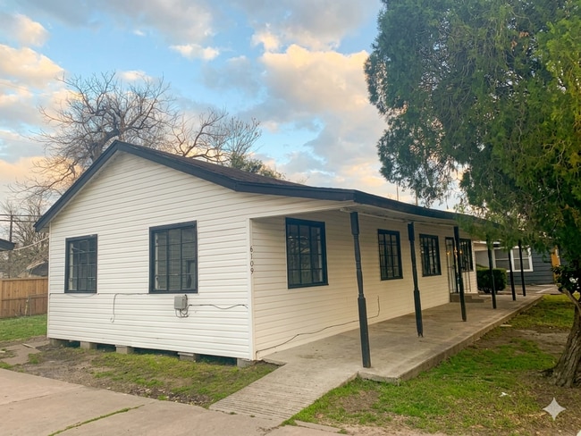 Photo - 4 Bedroom Single Family in Houston! Recently Remodeled
