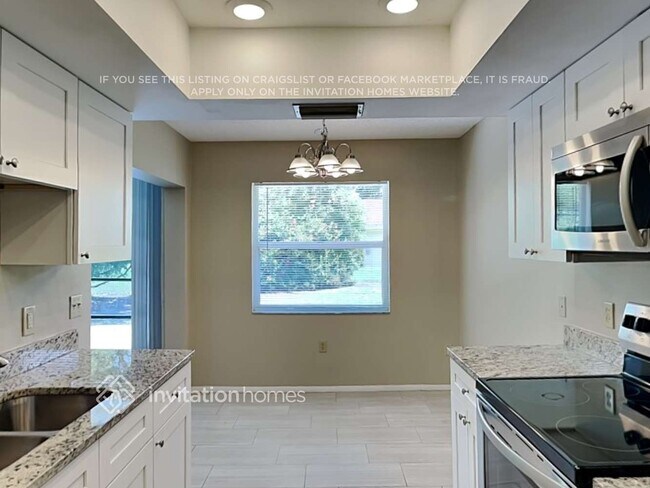 4237 Charing Cross Rd