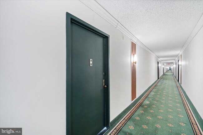 Photo - 3705 S George Mason Dr Unit 2308S