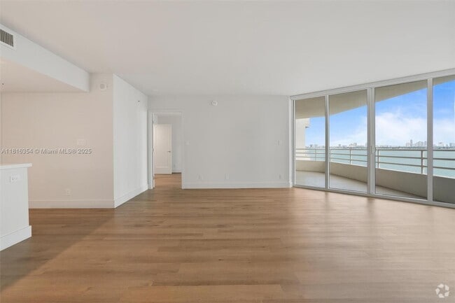 Building Photo - 555 NE 34th St Unit 1109 Rental