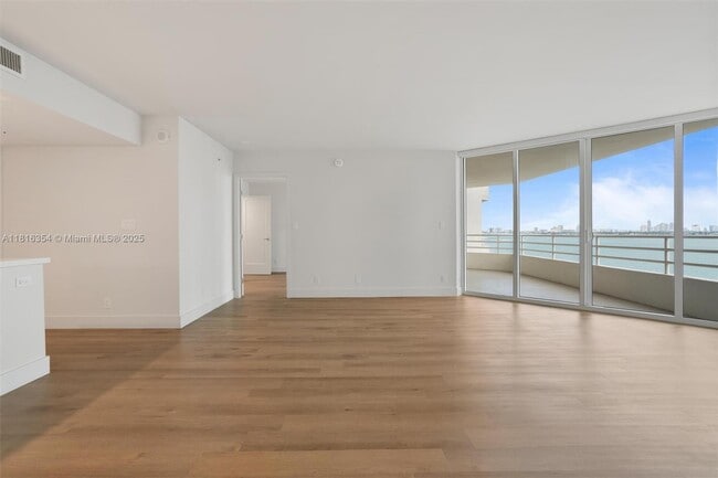 Building Photo - 555 NE 34th St Unit 2509