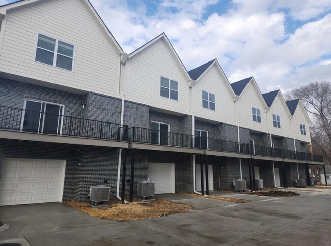 Building Photo - 2005 Franklin St Unit 1