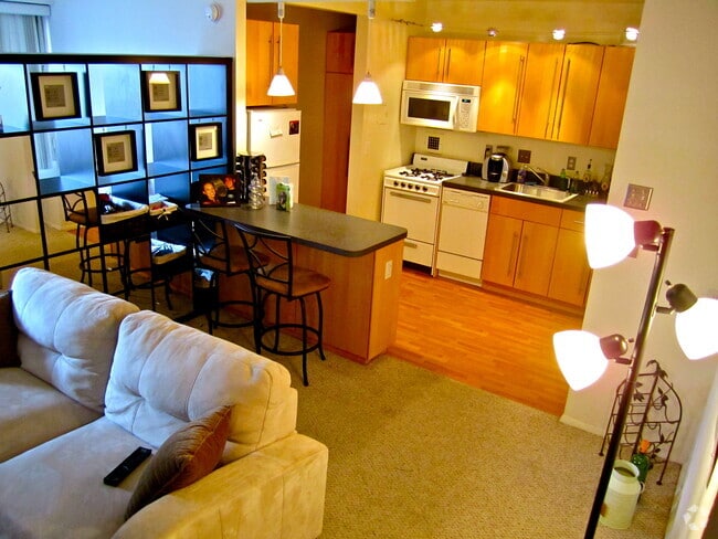 Building Photo - 5500 Friendship Blvd Unit 1029N Rental