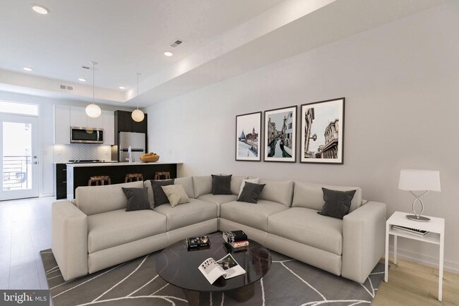 Building Photo - 1232 LeCount St Unit B Rental