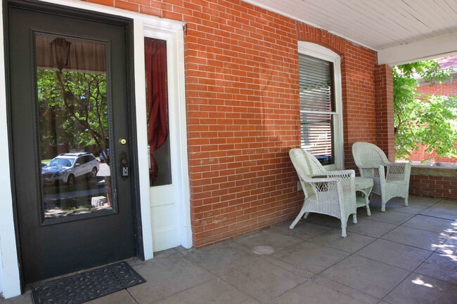 Building Photo - 637 Mathews St Unit #201