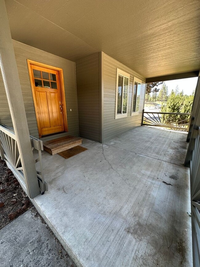 Photo - Bring the DOG! 3 Bdrm located in Westside Pines, All Appliances, Newer Paint In & Out, Double Gar...