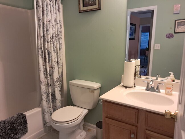 Photo - 7600 Poplar Falls St