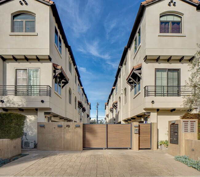 Photo - 5934 W Luna Park