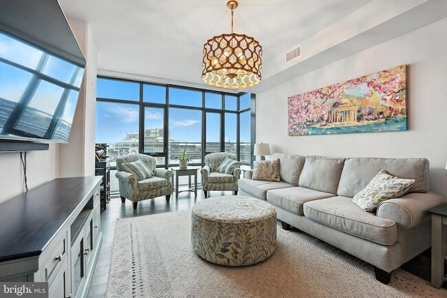 Building Photo - 70 N Street SE Unit 913