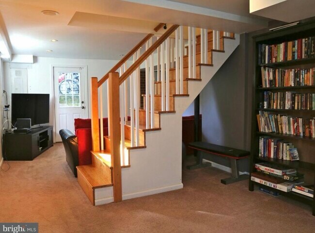 Photo - 6011 Ryland Dr