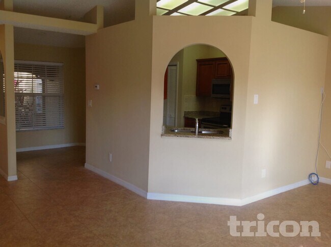 Photo - 1009 Jamaica Way