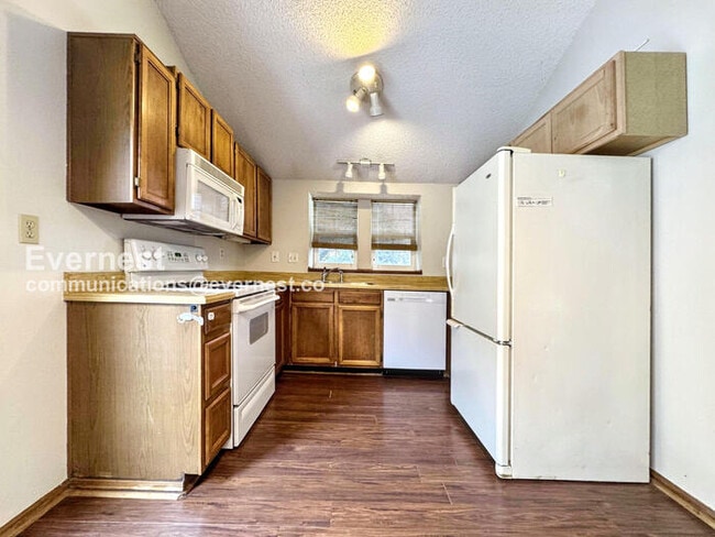 Photo - 7507 S Steele St