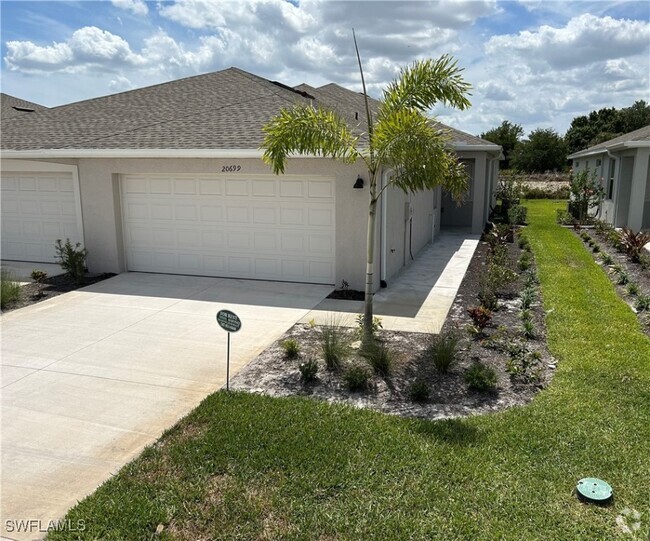 Building Photo - 20699 Hazelnut Ct Rental