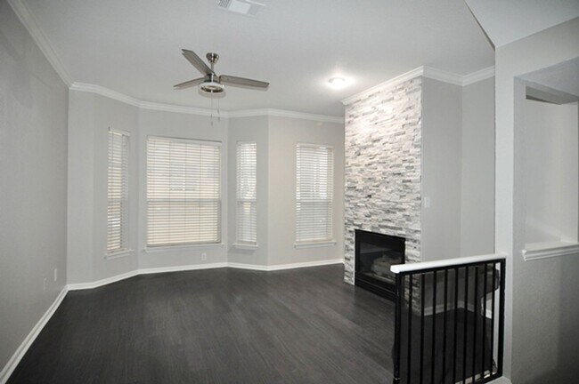 Photo - 2902 State St Unit 10