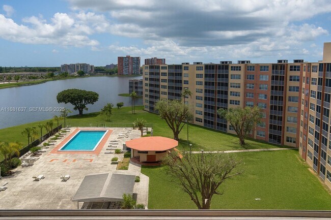 Photo - 1750 NE 191st St Unit 816-3