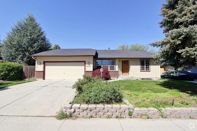 Building Photo - Single-Level w/BG Home in a Quiet Neighbor...
