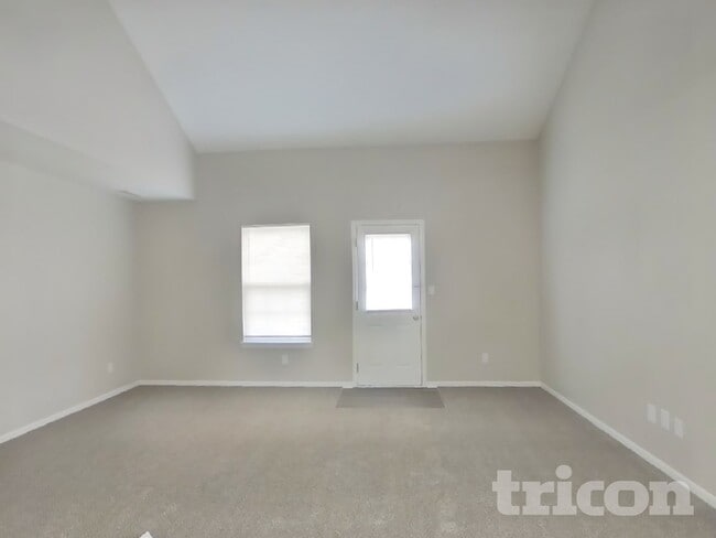 Photo - 484 Brookstone Dr