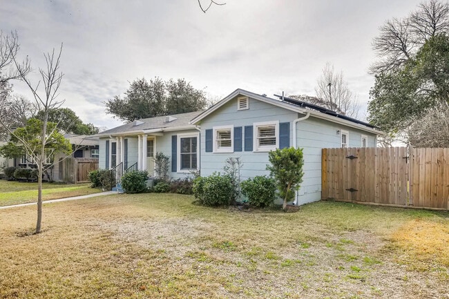 Photo - Charming 2 BR / 1 Bath in highly desirable Terrell Heights of San Antonio!