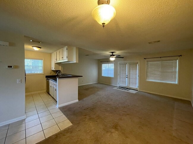 Photo - Foxchase Subdivision! END UNIT CLOSE TO CO...