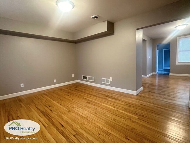 Photo - 3 Bedroom House In Northeast Minneapolis