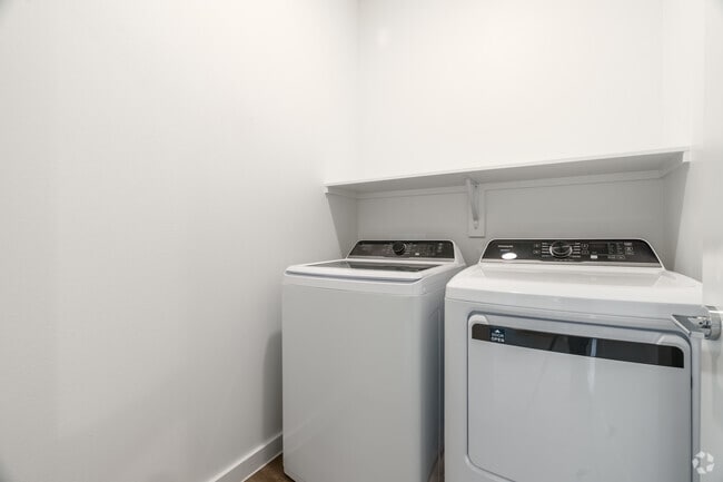 3BR, 2.5BA - 1,451SF - Laundry