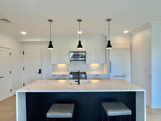 Photo - 50 Leo M Birmingham Pkwy Unidad 302