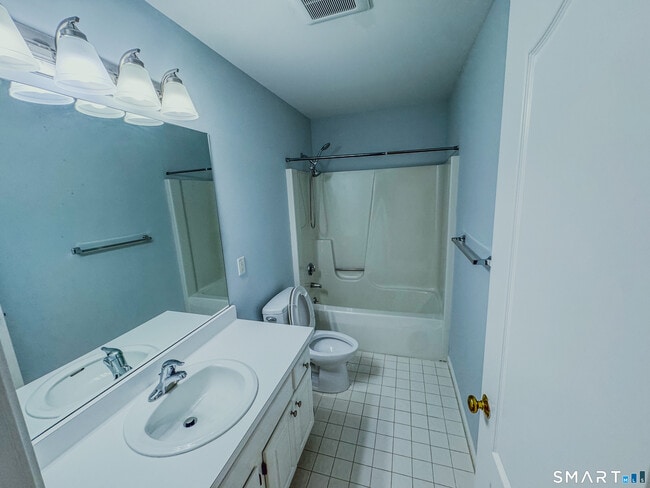 123 Governor Trumbull Way Unit 123