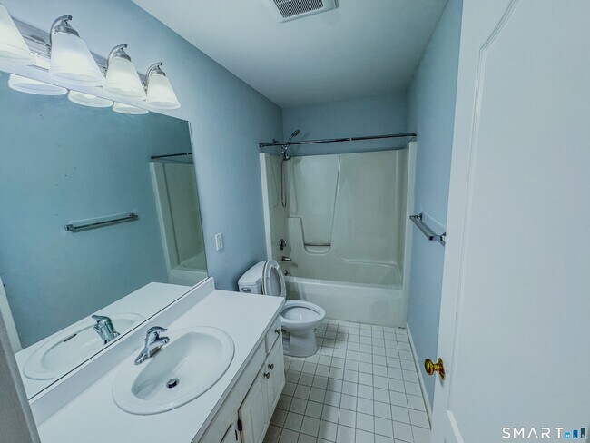 Photo - 123 Governor Trumbull Way Unit 123