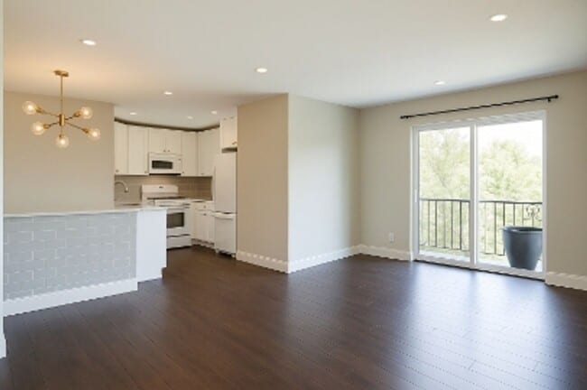 Photo - 434 Clinton Pl