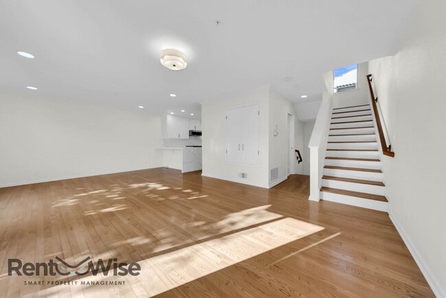 Photo - 734 Chestnut St