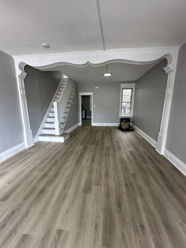 Photo - Beautiful renovated 3 bedroom