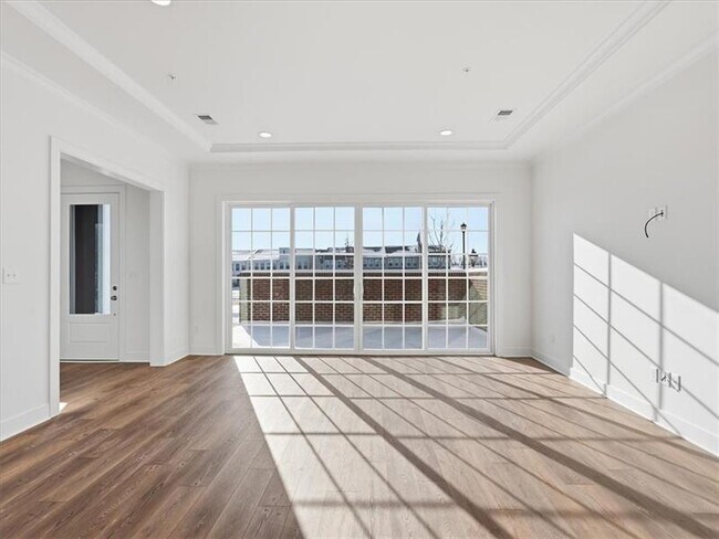 Photo - 302 Highbridge Ln