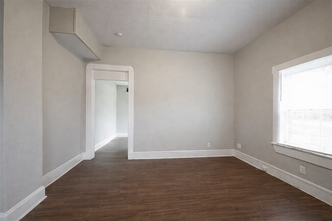 Photo - 19 S Tuxedo St