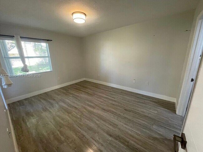 Photo - 11361 SW 3rd St Unidad 11361