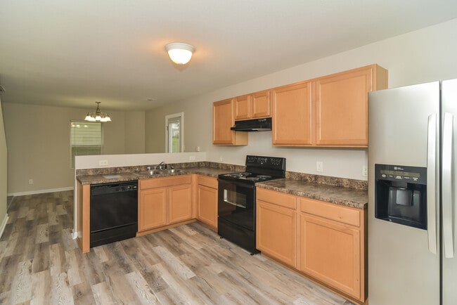 Photo - 130 Dormont Dr NE