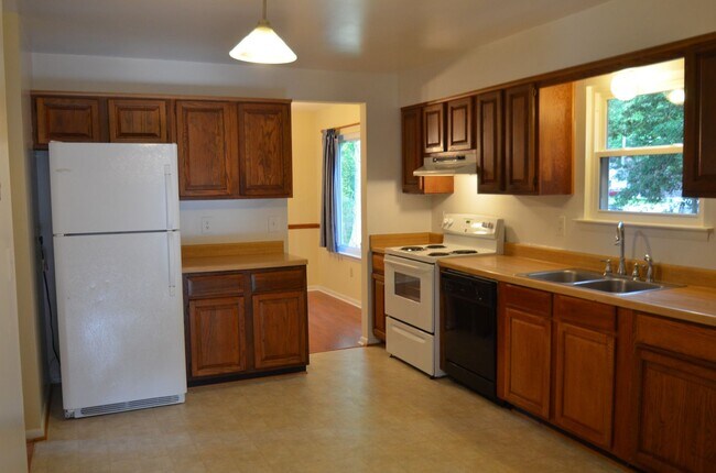 Photo - Spacious Yorktown Gem with New Flooring & Vaulted Ceilings