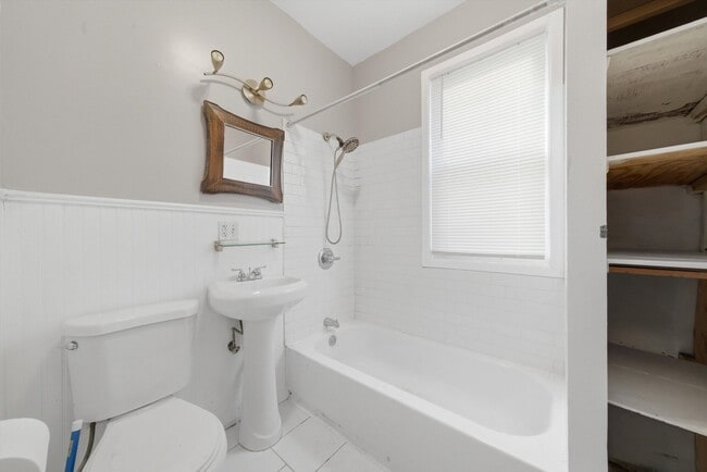 Photo - 3311 N Kostner Ave