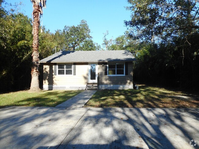 Building Photo - Secluded Cottage Rental