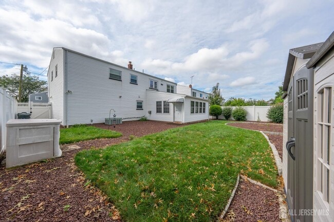 62 Pinho Ave