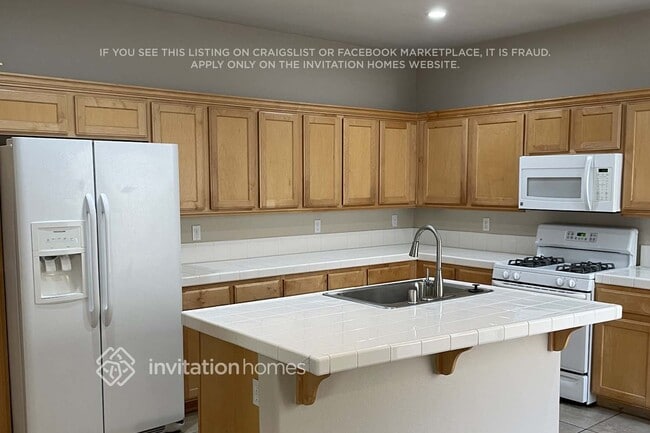 Photo - 1063 Burson St