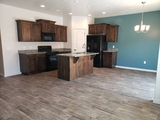 Gorgeous 3 bedroom 2.5 baths with great am... - Gorgeous 3 bedroom 2.5 baths with great am... Casa