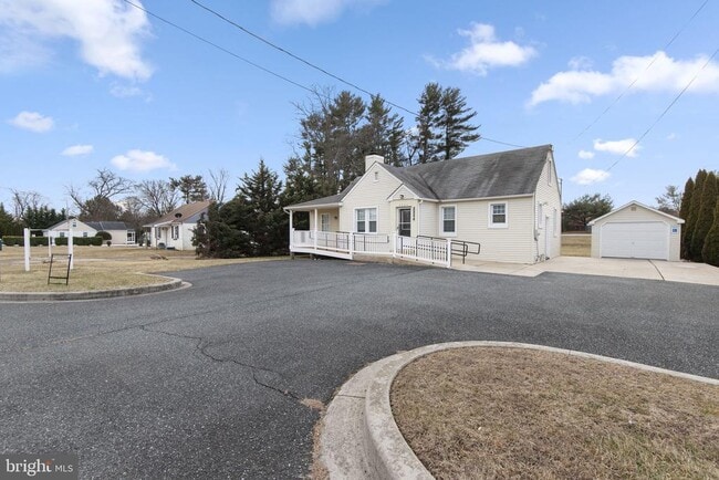 Photo - 2224 Old Emmorton Rd